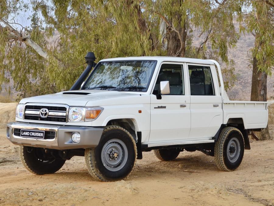 Toyota Land Cruiser Double Cab LX 2012 года  (ZA) (фото 8 из 16)